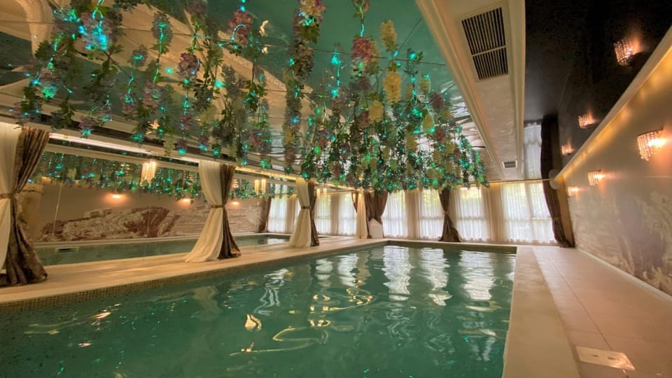 Swimming pool
