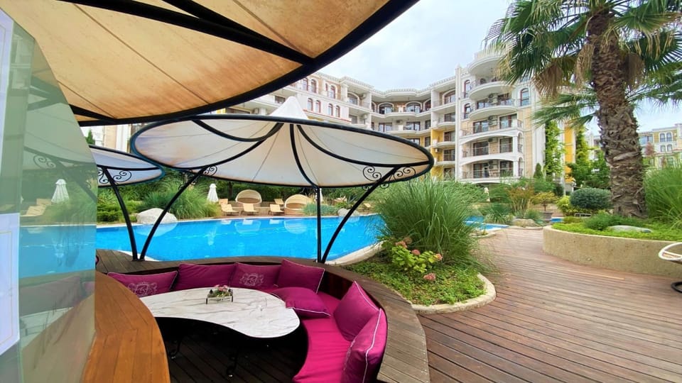 Patio, Swimming pool