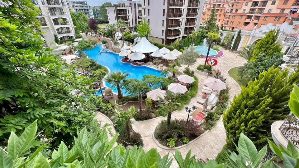 Property building, Garden, View (from property/room), Swimming pool, sunbed