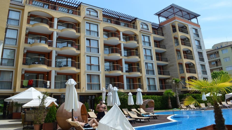 Property building, Swimming pool