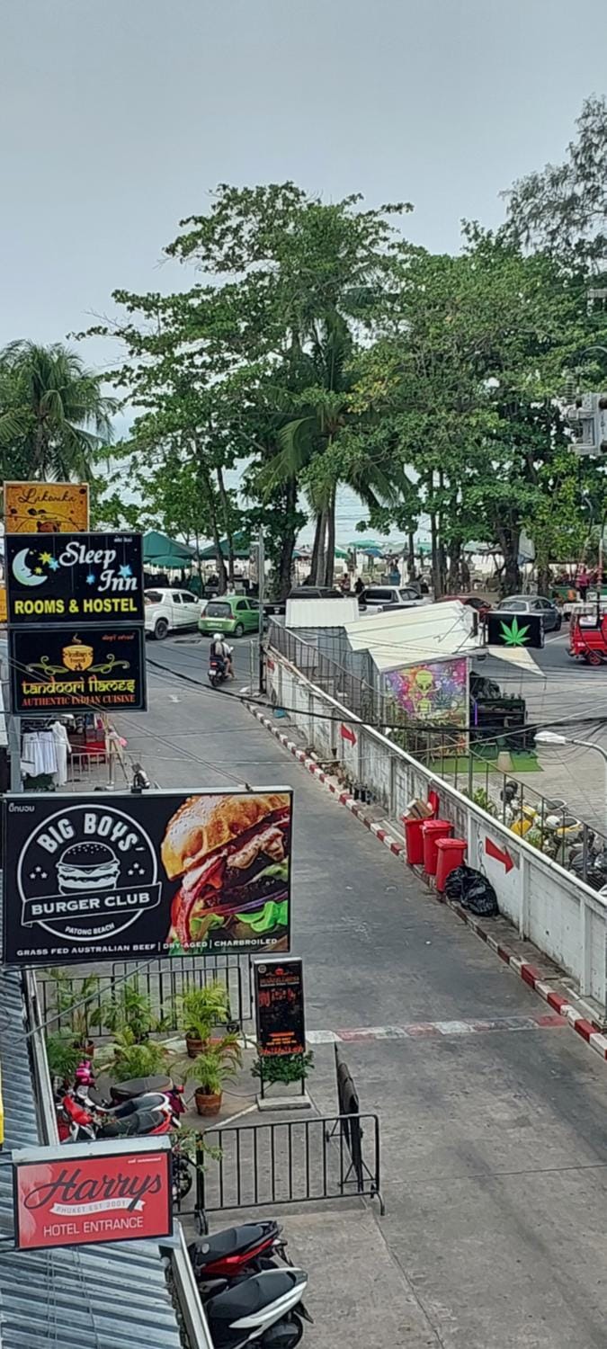 Neighbourhood, Street view