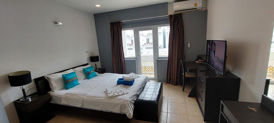 Bed, Photo of the whole room