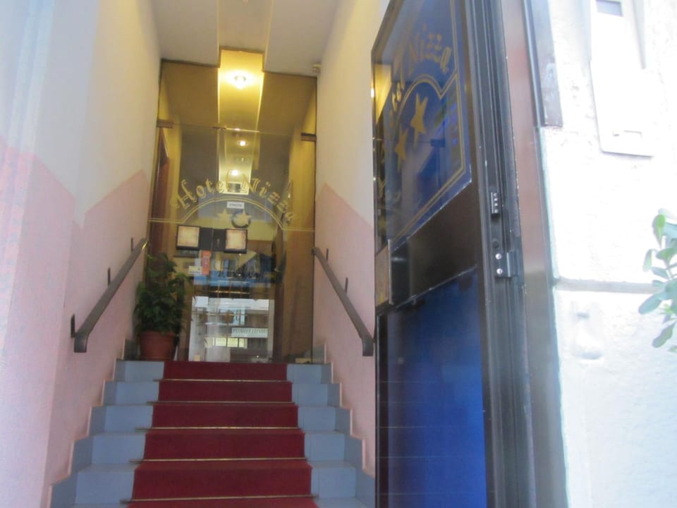 Facade/entrance