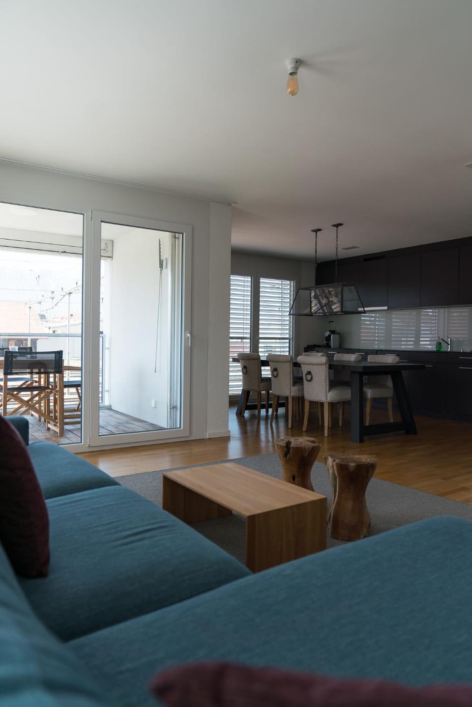 Balcony/Terrace, Seating area, Alcoholic drinks, Non alcoholic drinks, stove, towels, kitchen