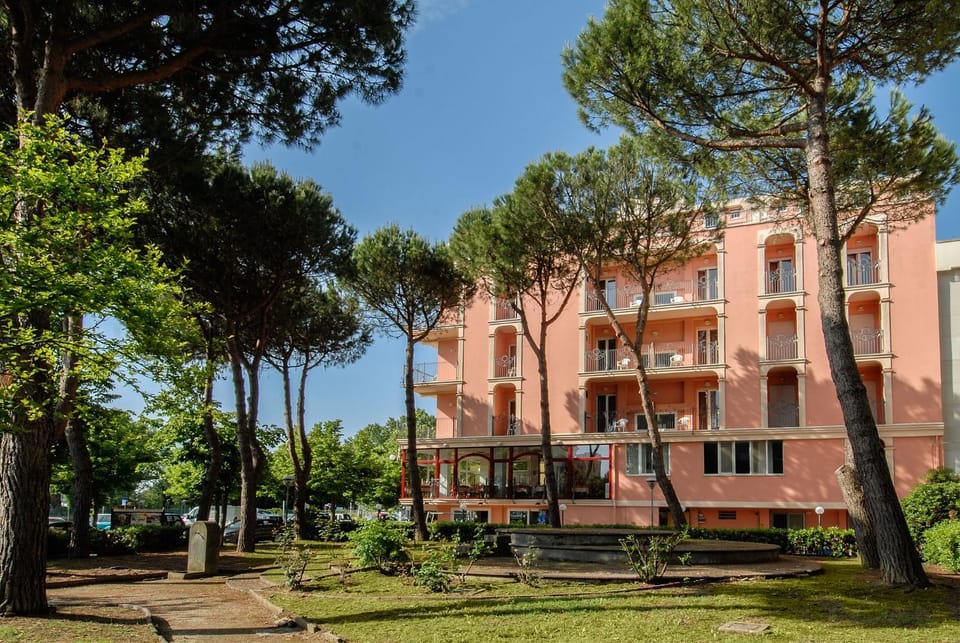 Property building, Garden, Garden view, Garden view