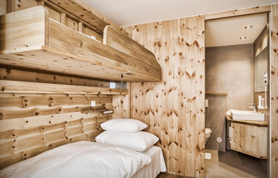 bunk bed