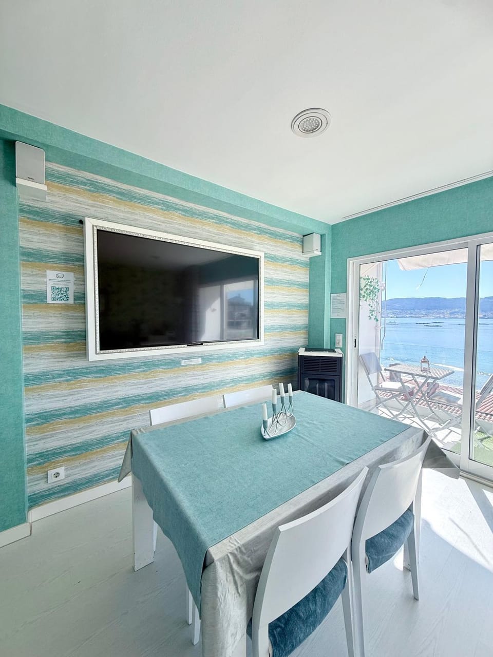 TV and multimedia, Balcony/Terrace, Dining area, Sea view, heating