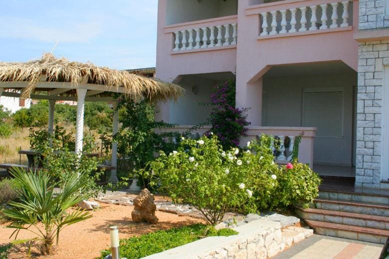 Apartments Mirjana - Stara Novalja Apartment in Novalja