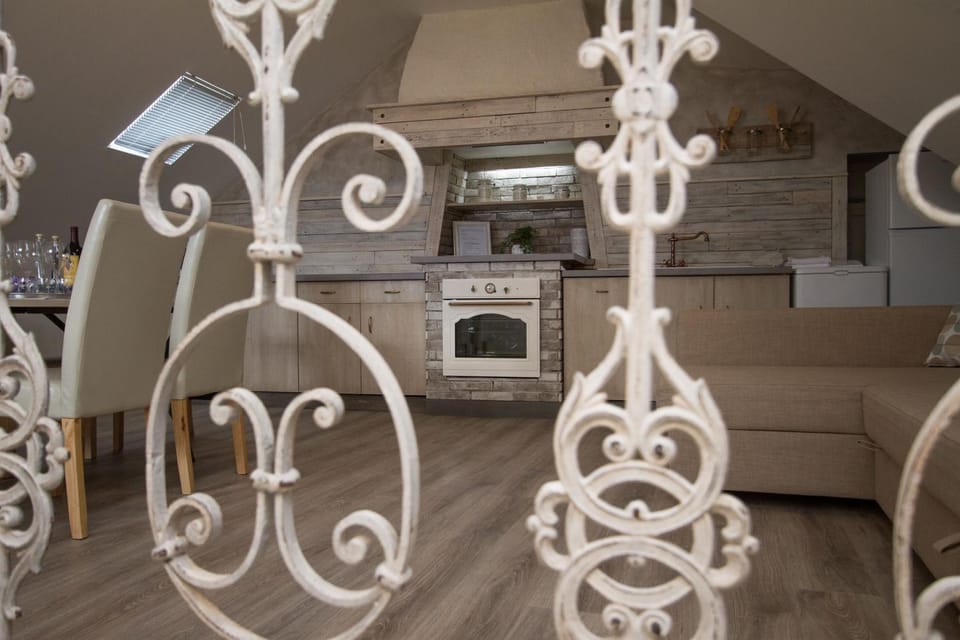 Kitchen or kitchenette, Living room, Decorative detail, Dining area