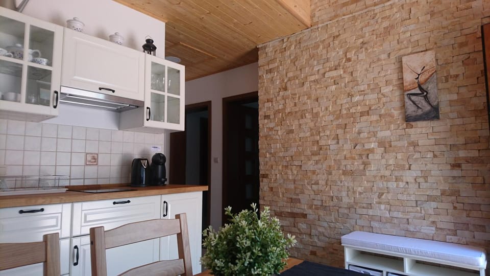 Kitchen or kitchenette, Dining area, Communal kitchen