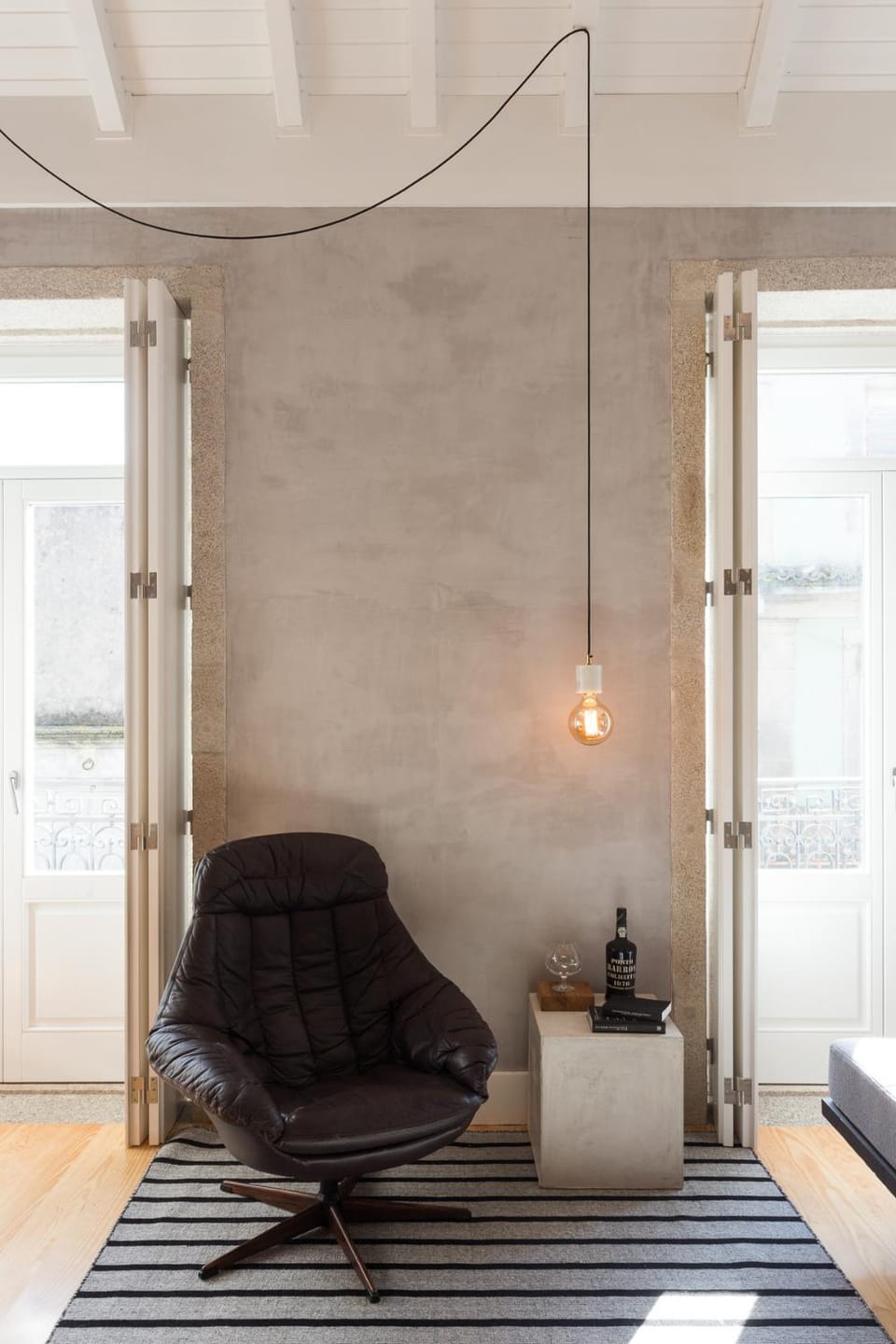 Gold & Grey Loft Almada Apartment in Porto