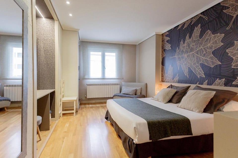 Hostal Rodas Pamplona Bed and Breakfast in Pamplona