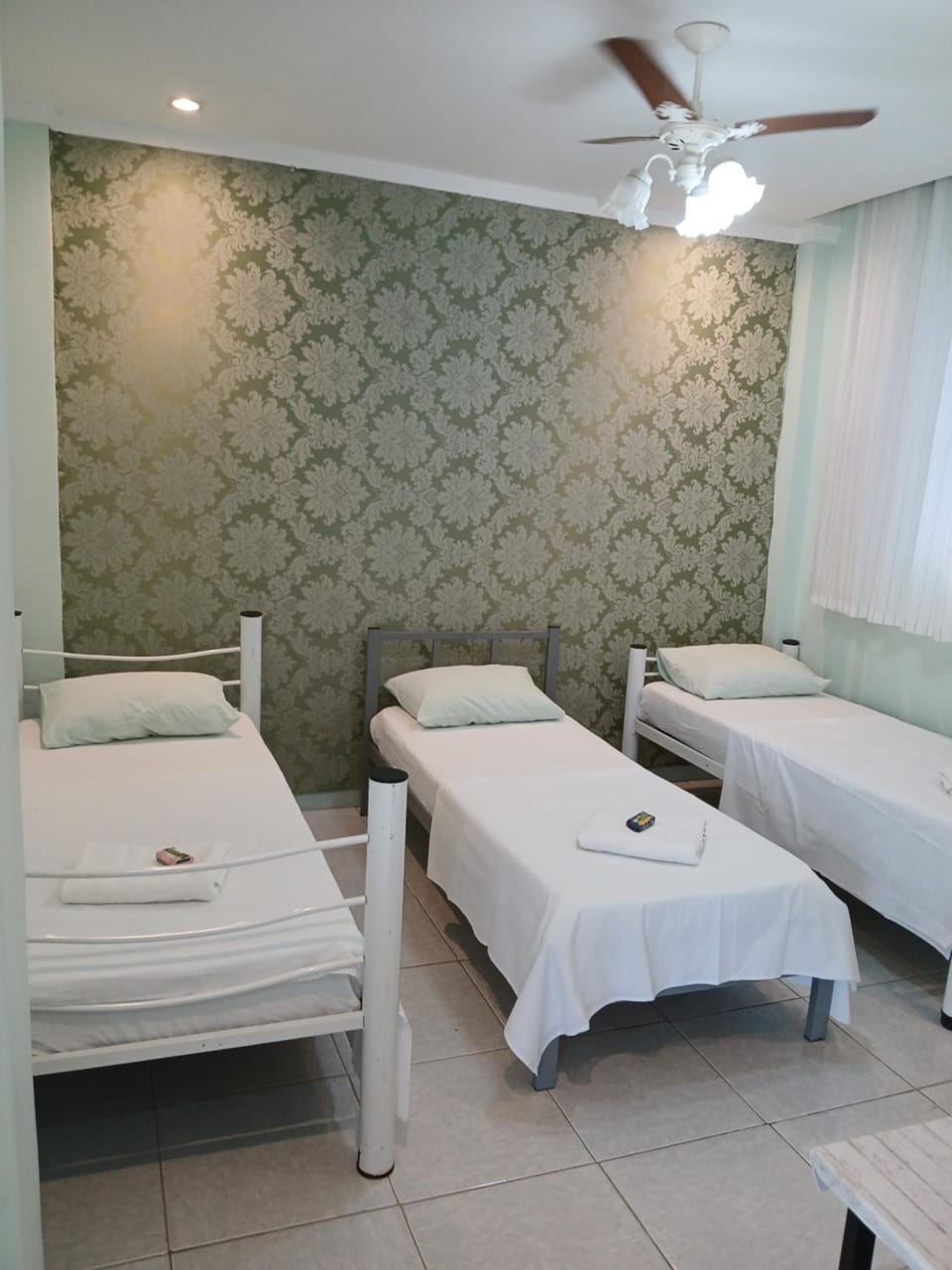 Bed, Photo of the whole room, Bedroom, fireplace
