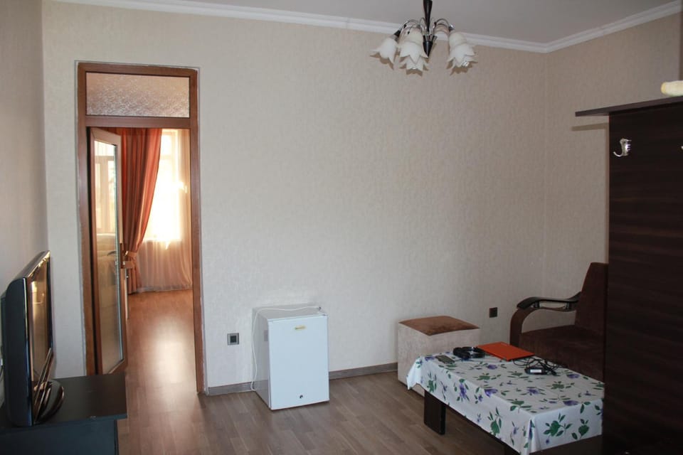 TV and multimedia, Living room, Other, Seating area, Dining area
