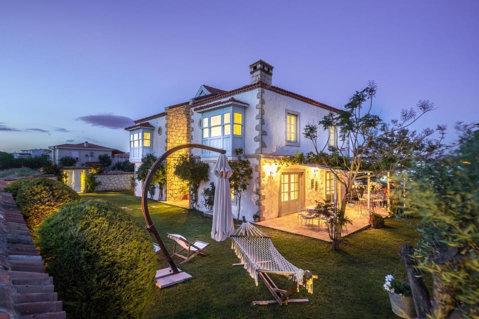 Facade/entrance, Spring, Winter, Summer, Autumn, Sunset