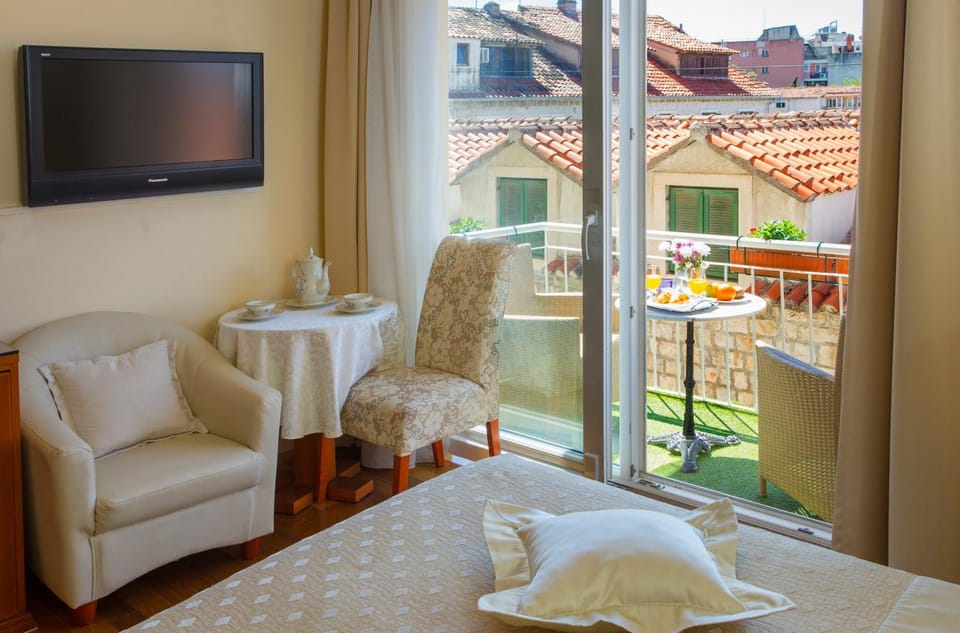 TV and multimedia, Coffee/tea facilities, Balcony/Terrace, Bedroom