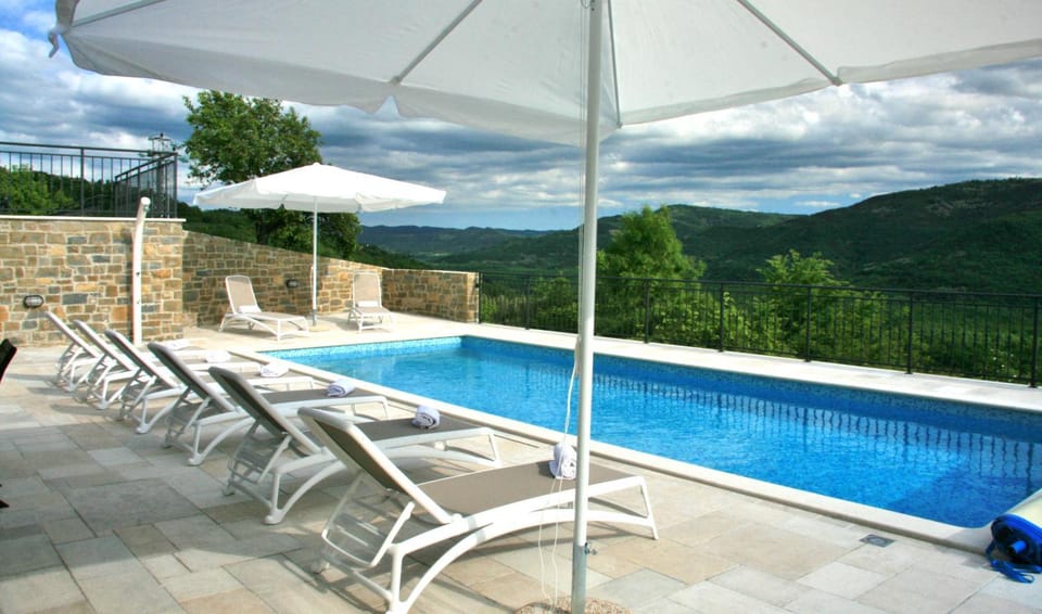 Mountain view, Pool view, Swimming pool, Swimming pool