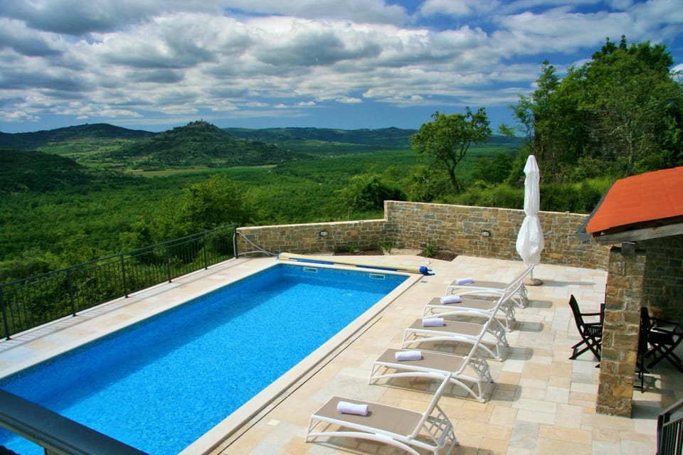 Mountain view, Swimming pool