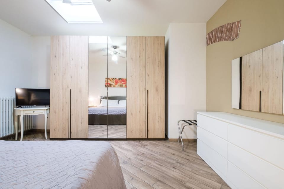 House Under the Tower by Studio Vita Apartment in Bologna