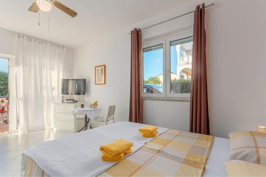 Apartment Zora Bed and Breakfast in Novigrad