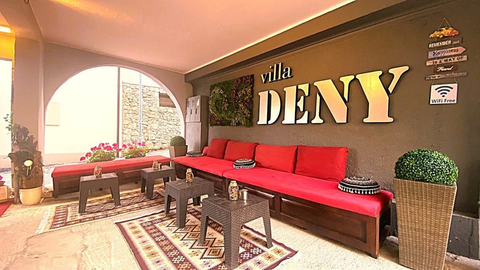 Property building, Garden, Balcony/Terrace