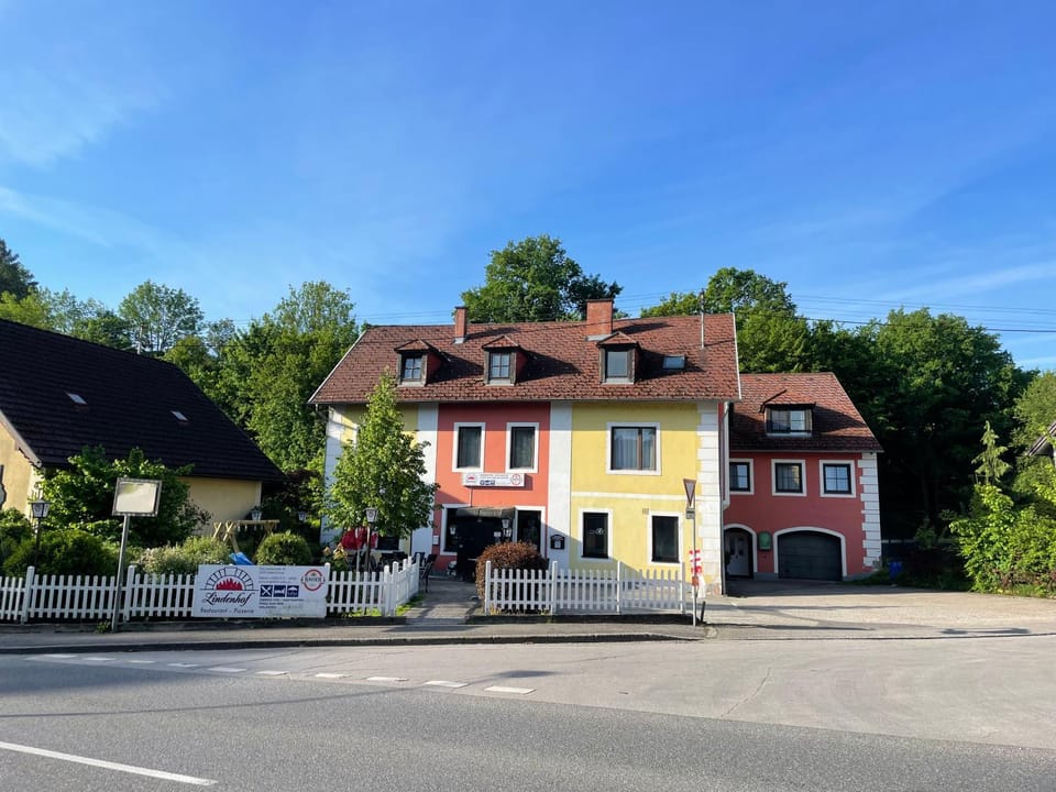 Lindenhof Ybbs Bed and Breakfast in Austria