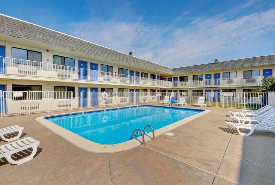 On site, Pool view, Swimming pool