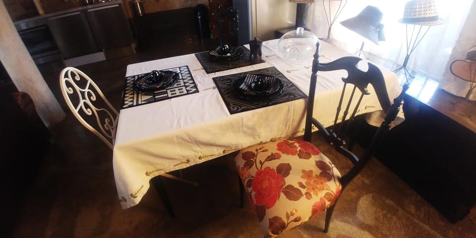 Coffee/tea facilities, Dining area