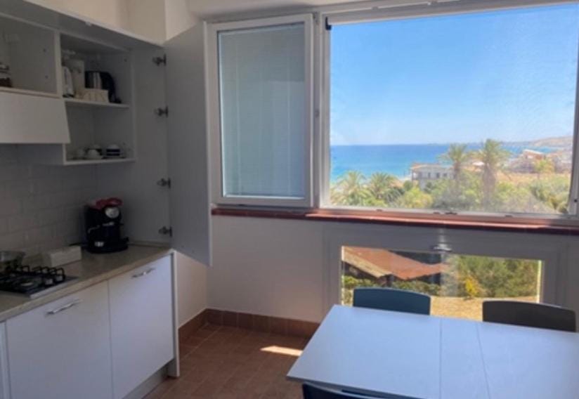View (from property/room), Balcony/Terrace, Kitchen or kitchenette, Dining area