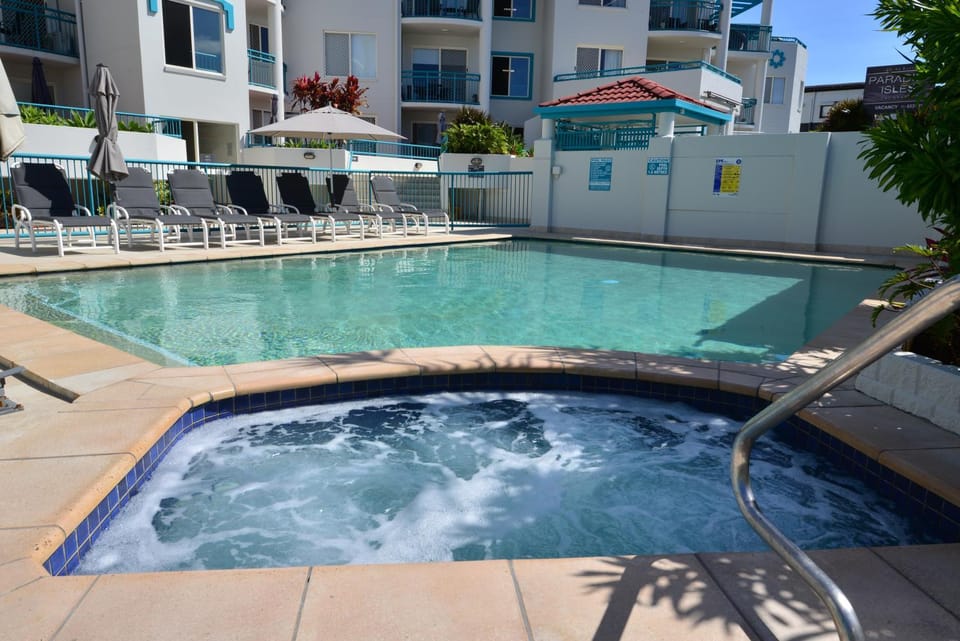 Hot Tub, Swimming pool