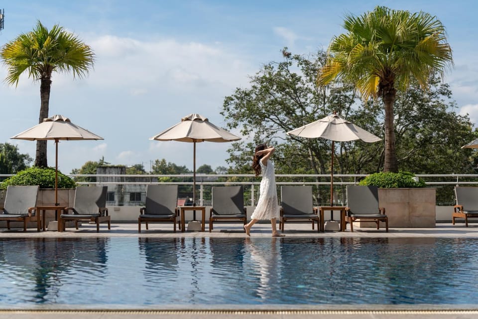 Day, Natural landscape, Pool view, Swimming pool, sunbed