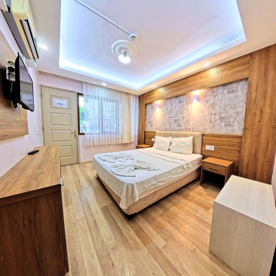 Bed, TV and multimedia, towels, air conditioner