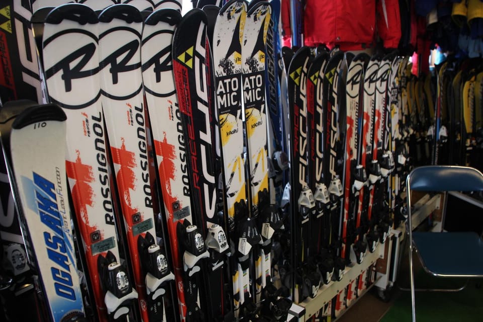 Winter, On-site shops, Skiing