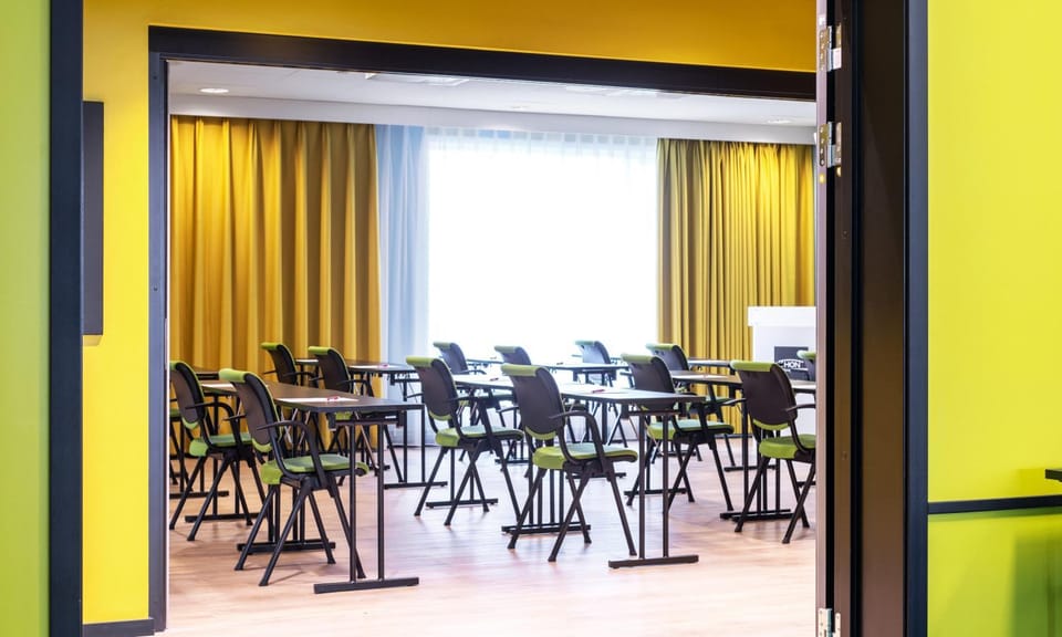 Meeting/conference room