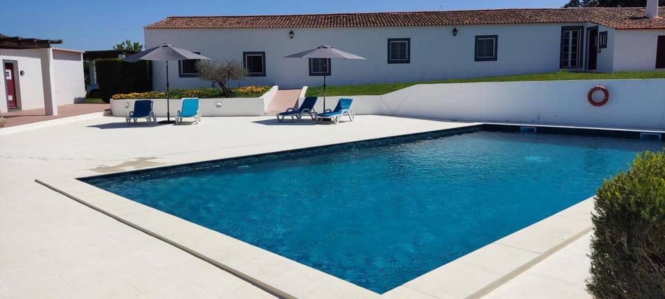Property building, Swimming pool, Swimming pool
