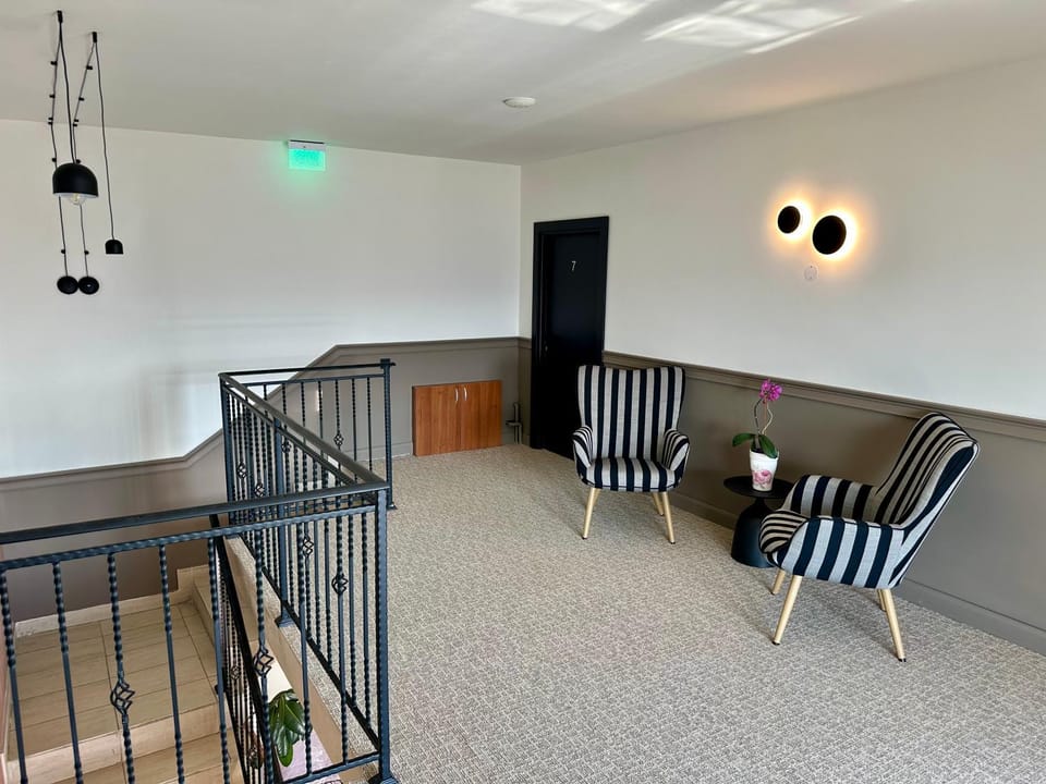 Lobby or reception, Seating area
