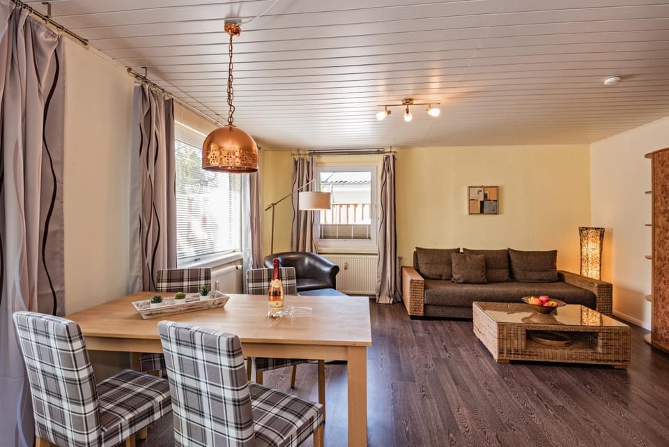 Living room, Dining area