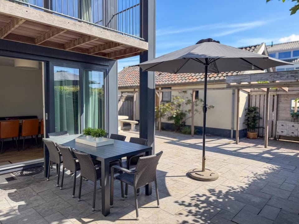 Patio, Day