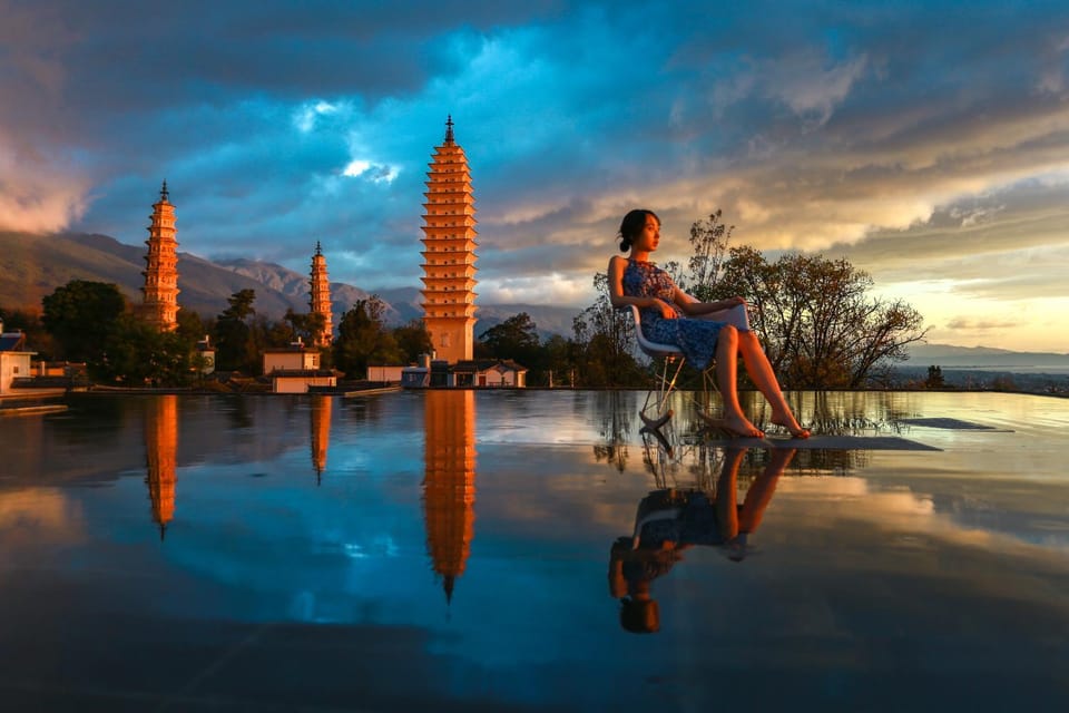 People, Balcony/Terrace, Lake view, Landmark view, Mountain view, Sunrise