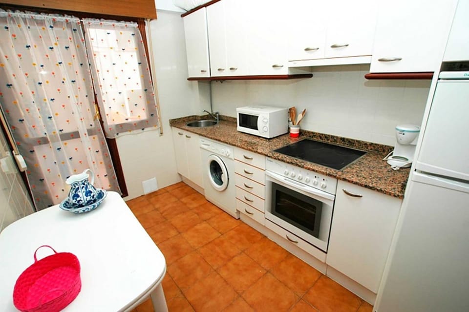 Photo of the whole room, Decorative detail, Area and facilities