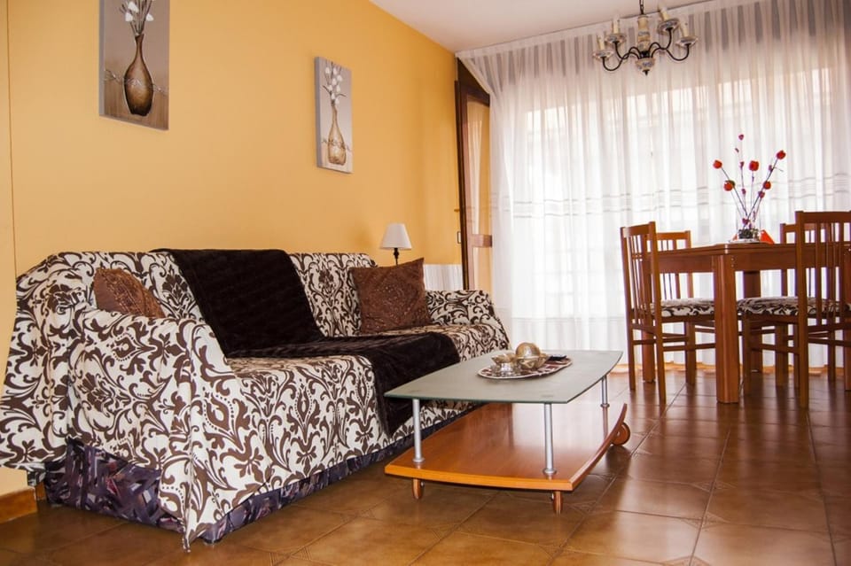 Communal lounge/ TV room, Living room, Other, Photo of the whole room, Decorative detail