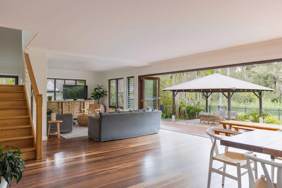 Communal lounge/ TV room, TV and multimedia, View (from property/room), Living room, Seating area, Dining area, Garden view, Pool view