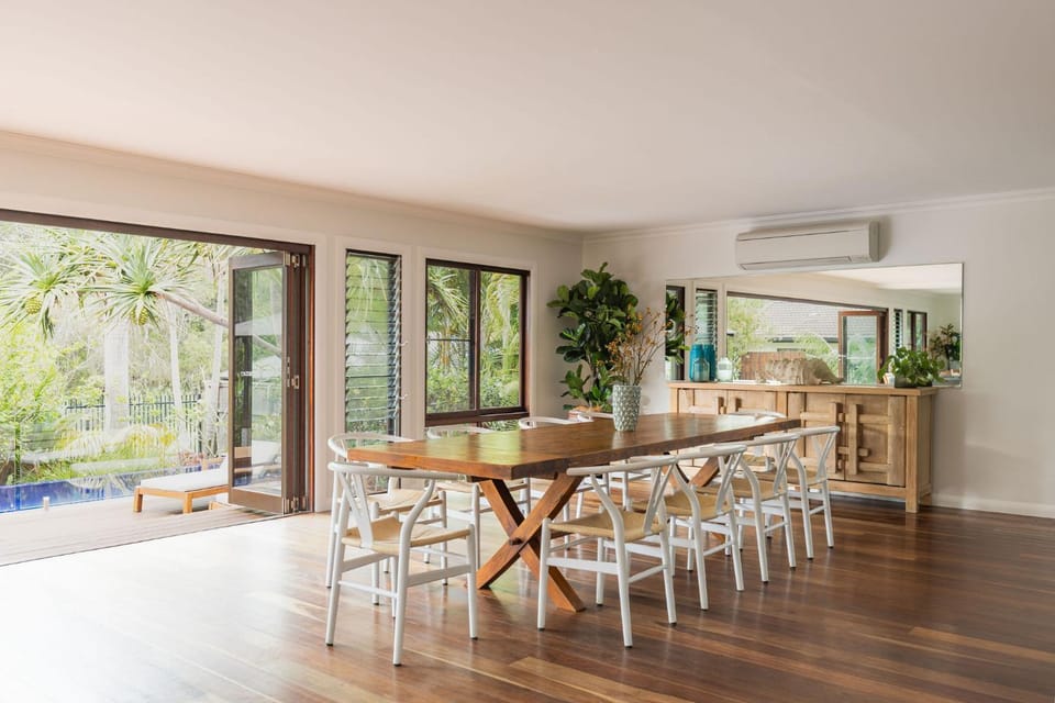 Dining area, Communal kitchen, Garden view, Pool view, Swimming pool, air conditioner