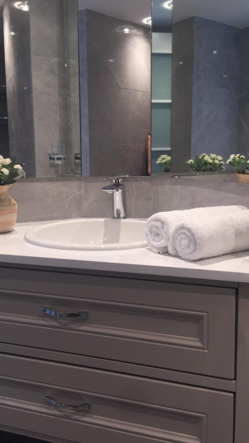 Bathroom, towels