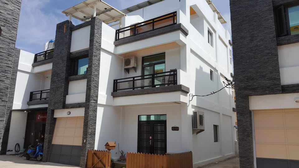Facade/entrance, Street view