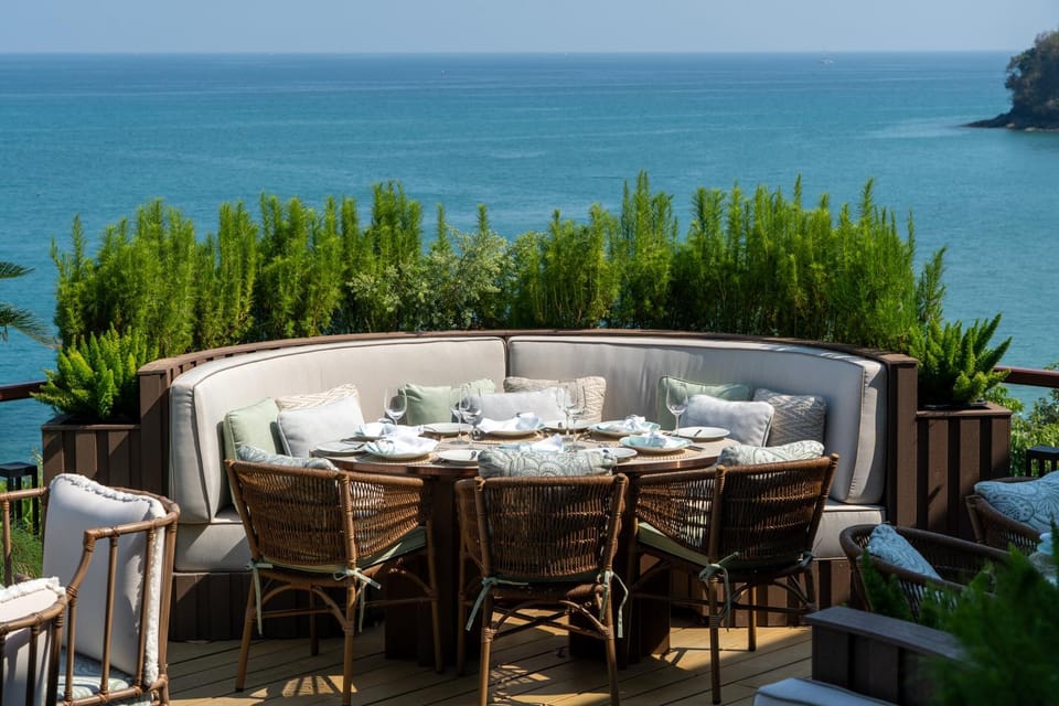 Restaurant/places to eat, Landmark view
