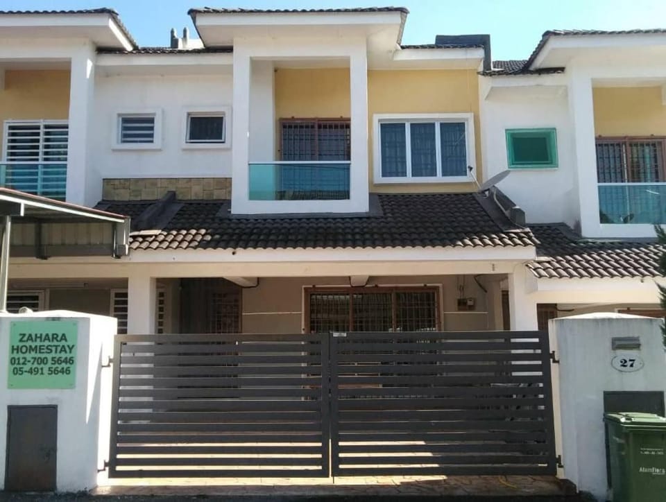 Property building, View (from property/room)