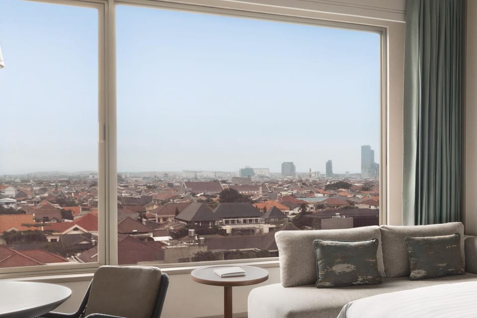 Day, View (from property/room), Seating area, City view