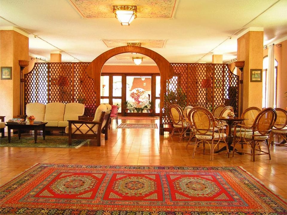 Communal lounge/ TV room