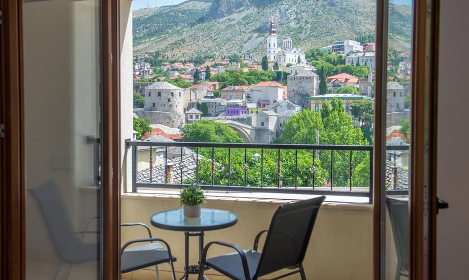 Balcony/Terrace, City view